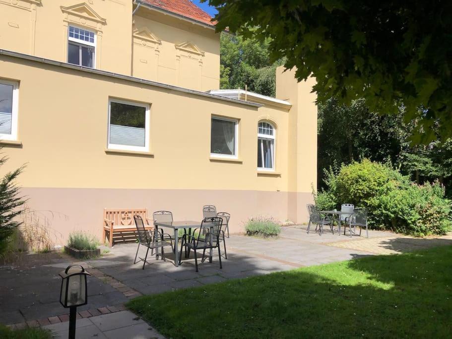 Emily'S Deichbude In Einer Historischen Villa In Dornumersiel Extérieur photo